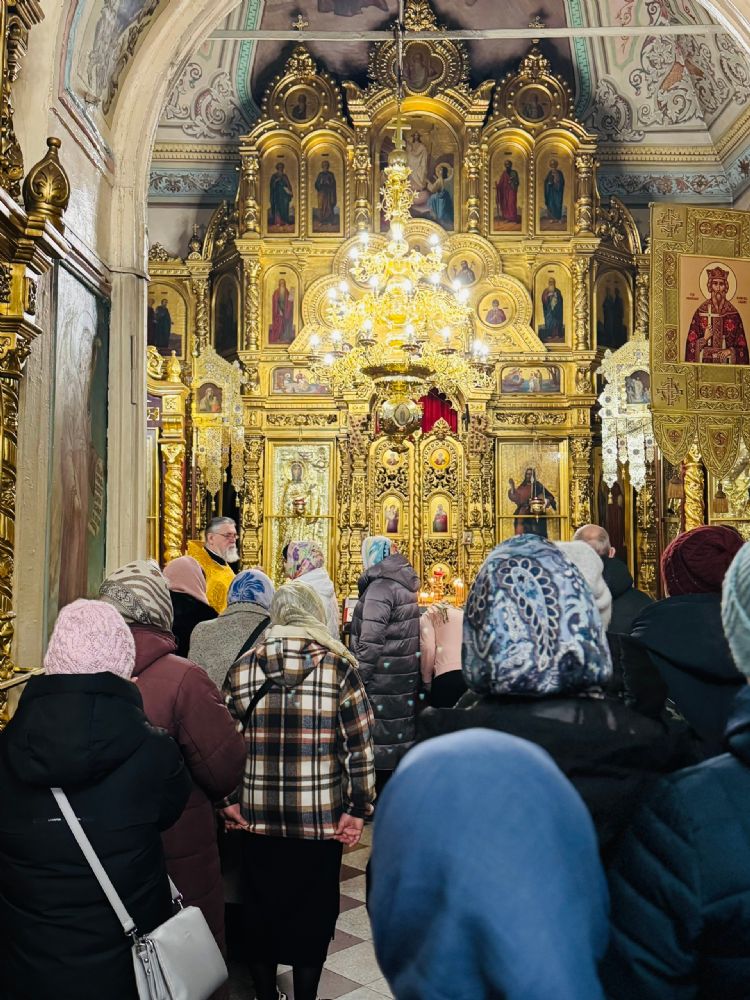 Молебен и встреча